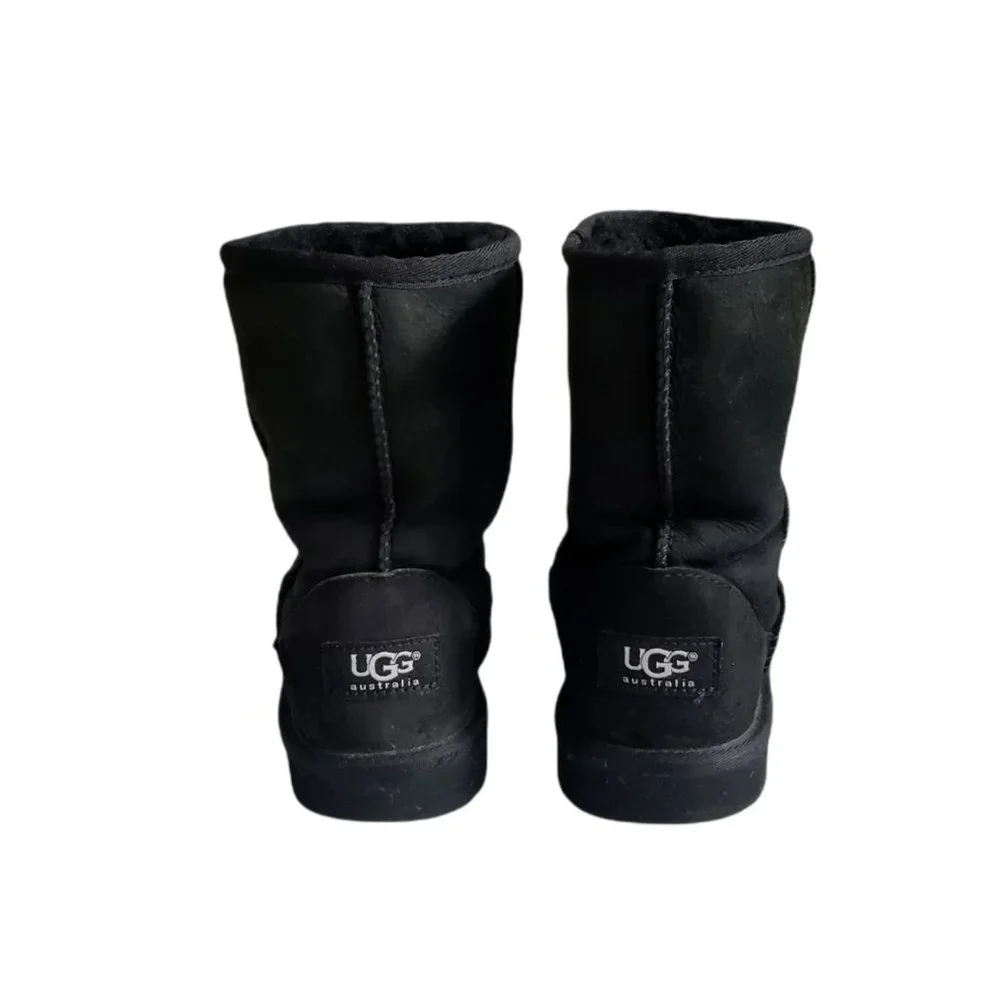 UGG Australia Youth Classic Short 5251 K Sheepskin Boot Shoes Black Size 3 US